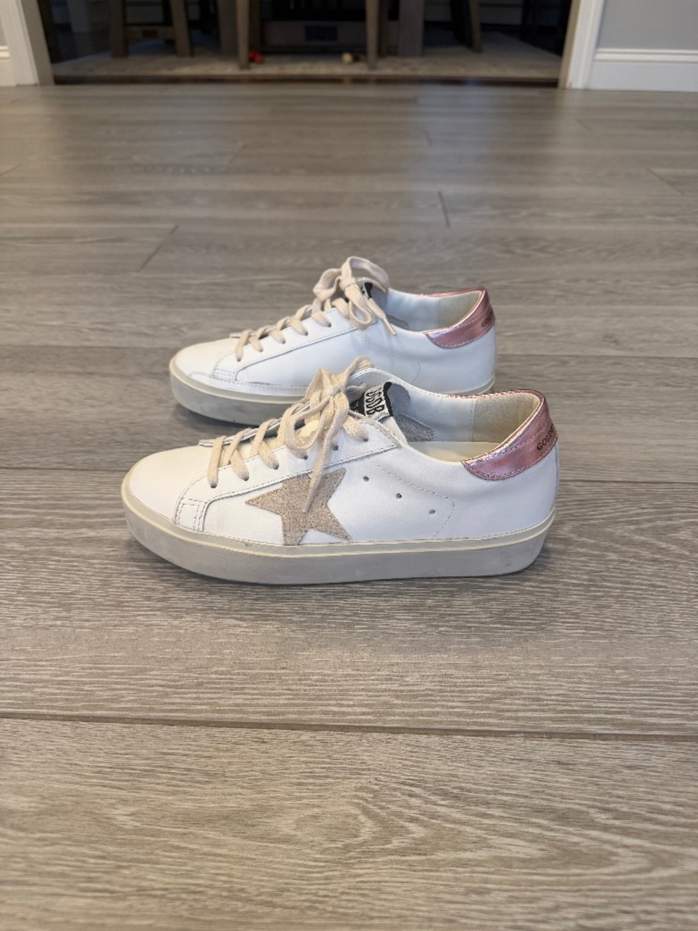 Women’s Golden Goose Sneaker Size 37